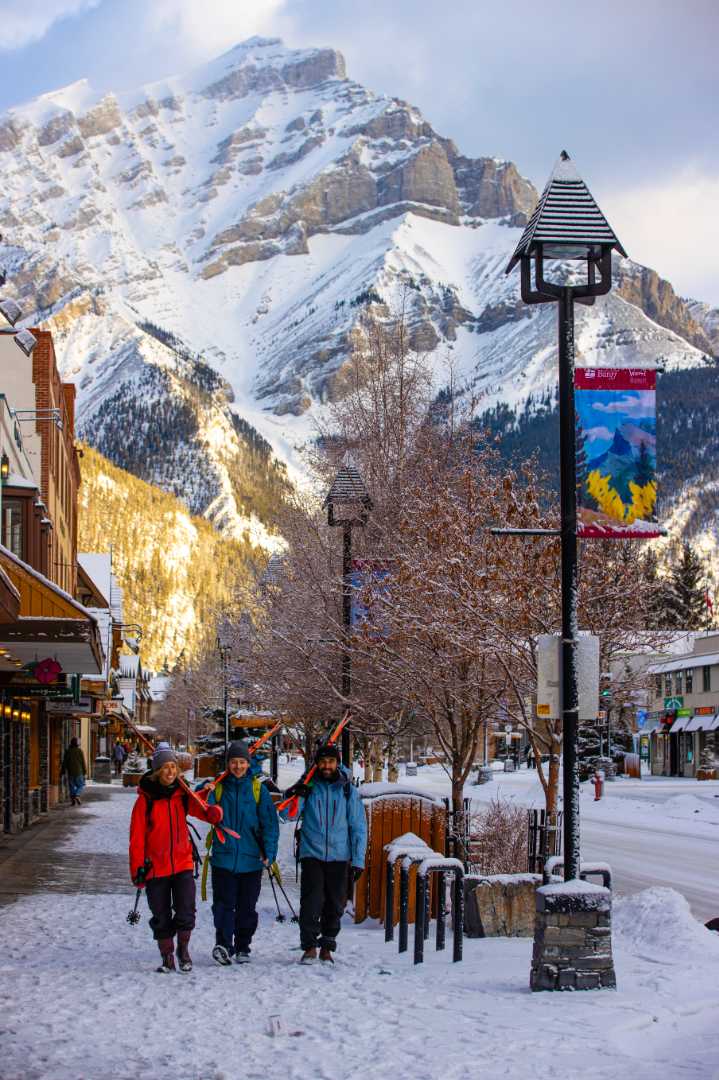 8 Day Canadian Rockies Ski Holiday 2024 / 2025 Travelbag