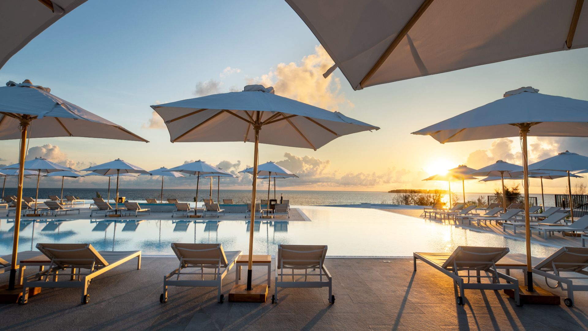 Dubai & Zanzibar Allinclusive Escape 2024 / 2025 Travelbag