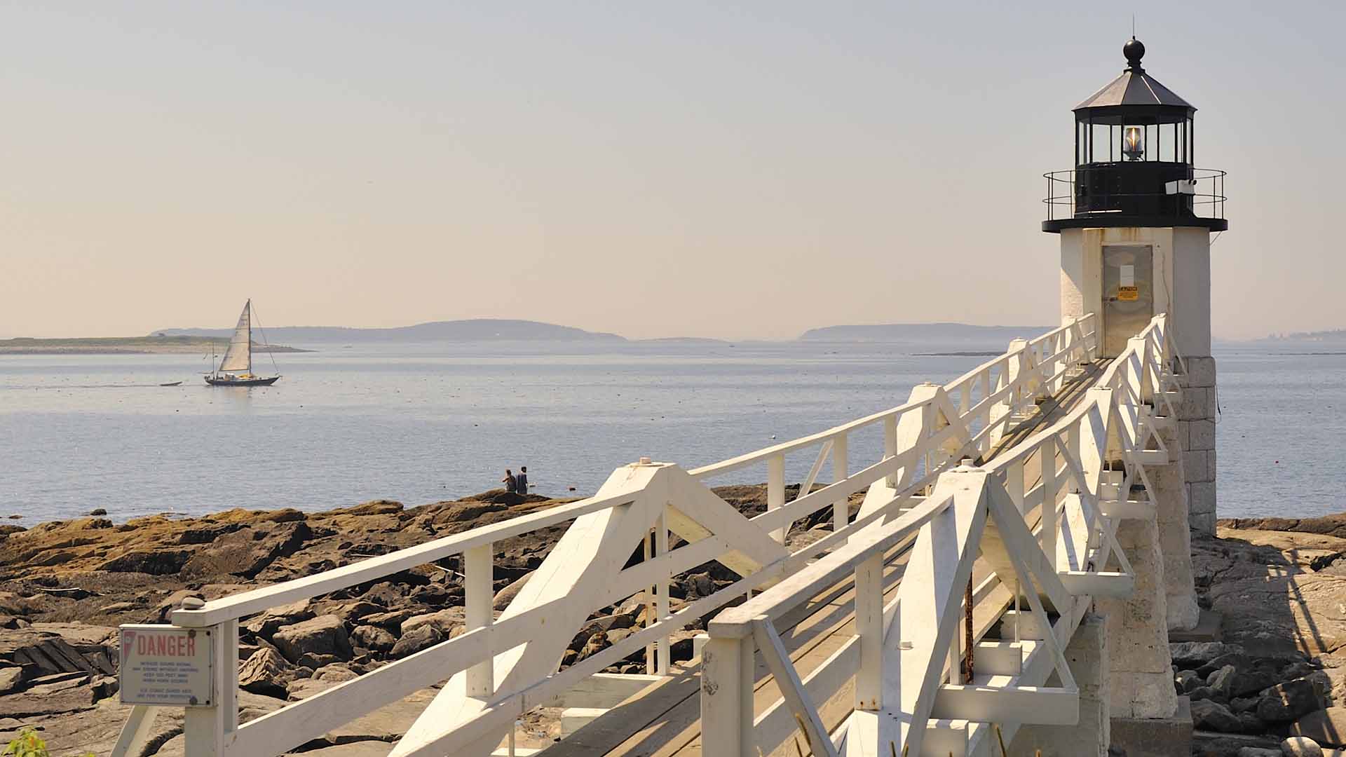 Maine Holidays 2025 / 2025 Travelbag