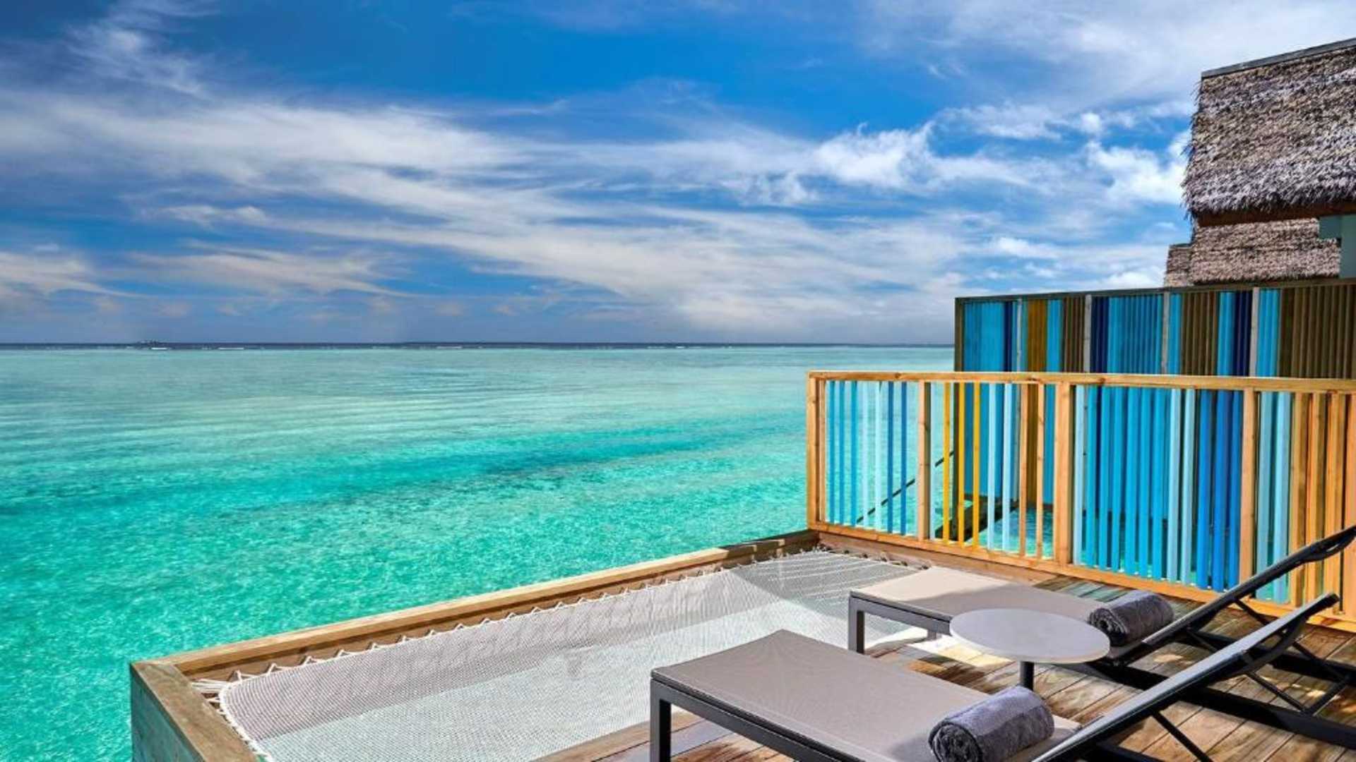 Hard Rock Hotel Maldives 2024 / 2025 Travelbag