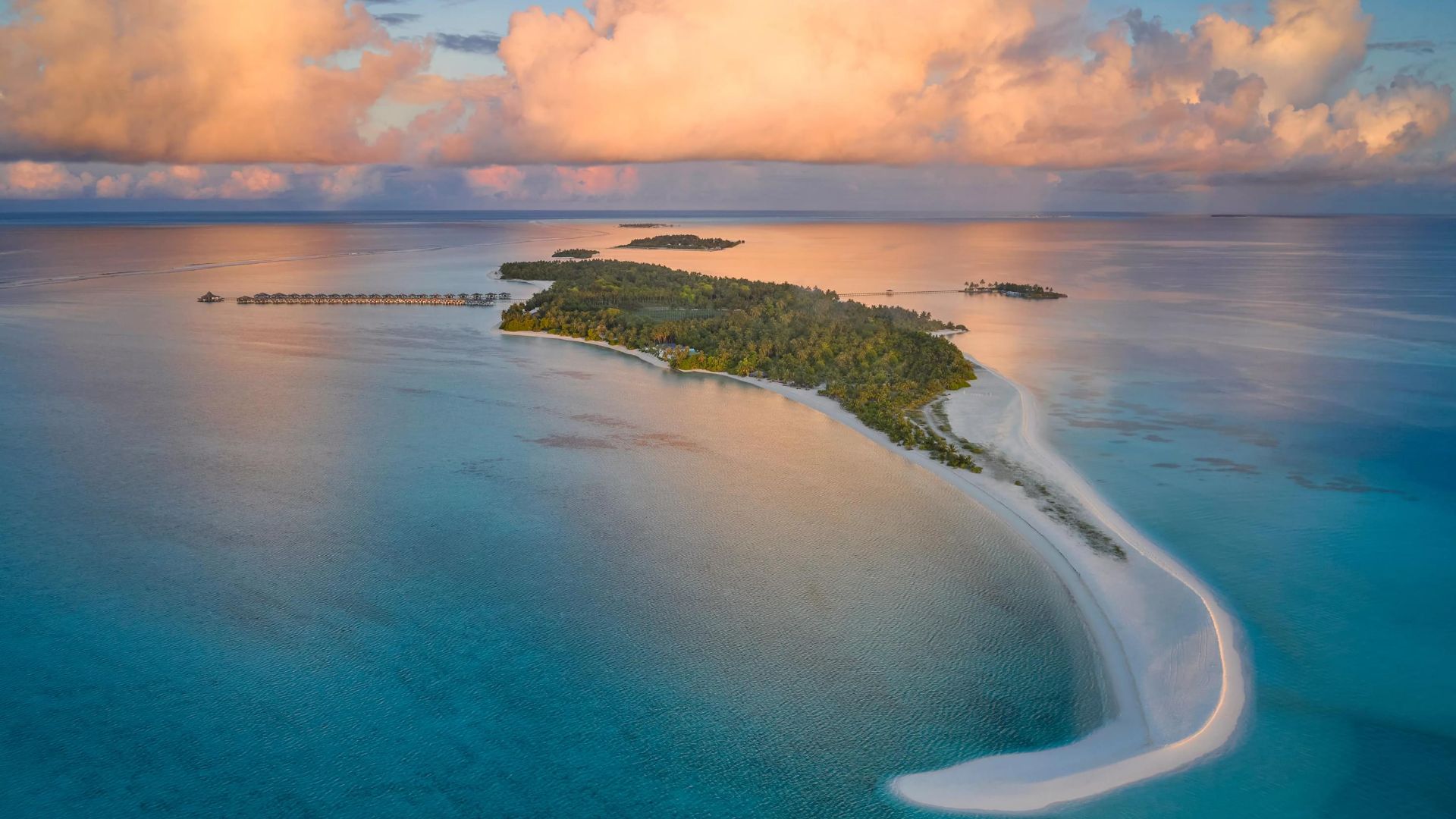 Villa Park Maldives 2024 / 2025 Travelbag