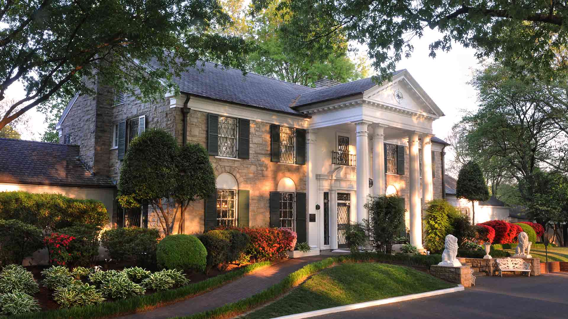 Graceland Holidays 2025 / 2026 Travelbag