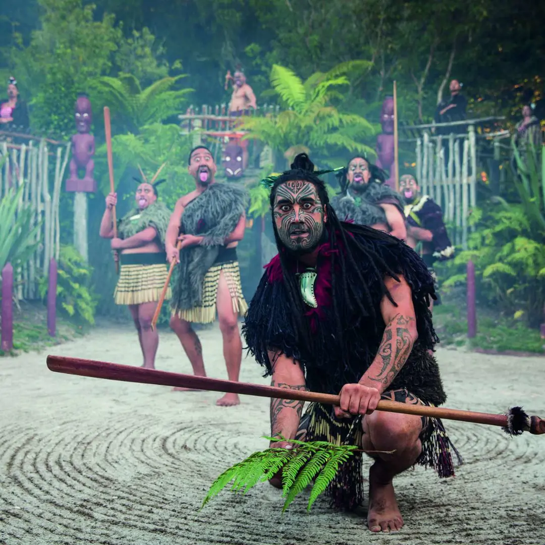 New Zealand Flights 2025 / 2026 Travelbag